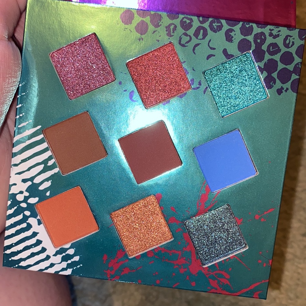 BNWOT Hank & Henry Living in Color Eyeshadow palette